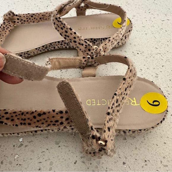 New Restricted Faux Fur Animal Print Sport Flat Sandals Comfortable Snap Close 9 - Picture 7 of 7